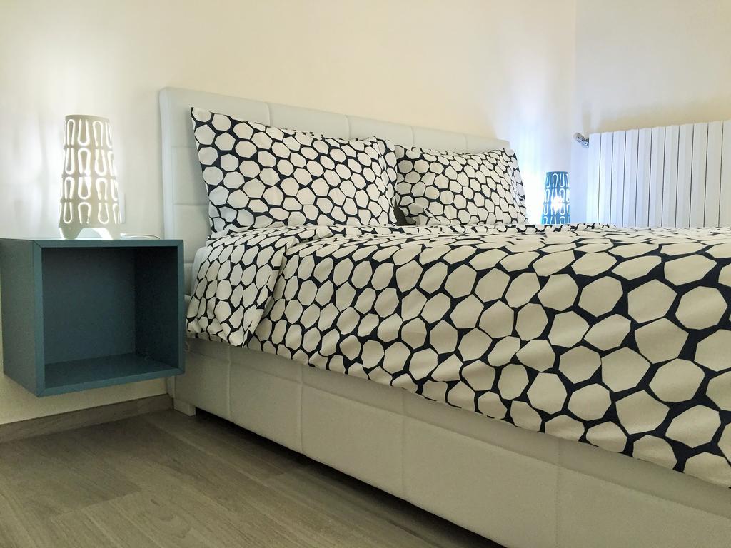 Profumo D'Amare Apartment โปลีญาโนอามาเร ภายนอก รูปภาพ
