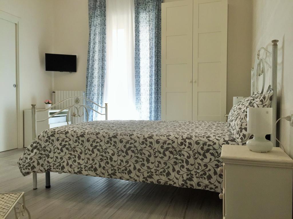 Profumo D'Amare Apartment โปลีญาโนอามาเร ภายนอก รูปภาพ
